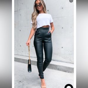 White Fox Fire It Up Pants Size Medium